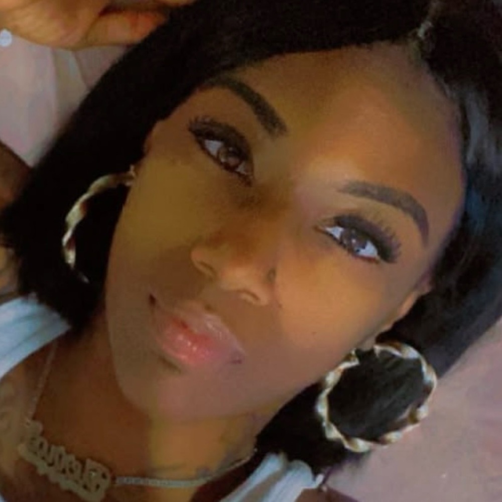 Meet your Posher, Tia